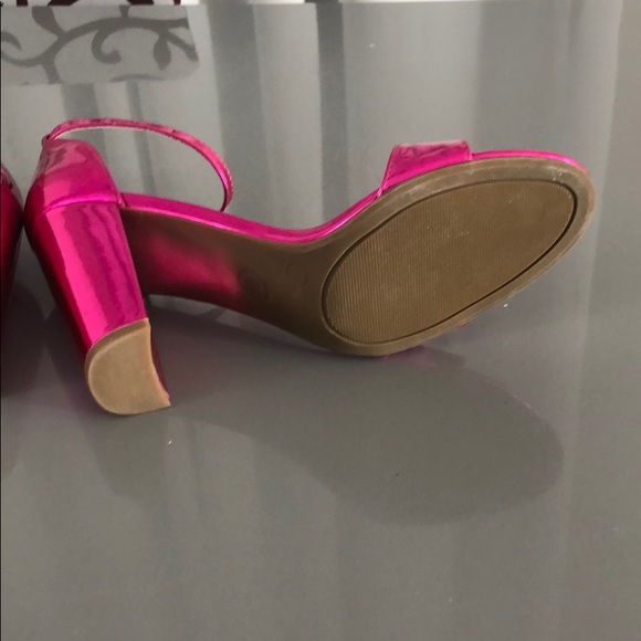 Guess fuschia heels 💕 - Picture 7 of 8